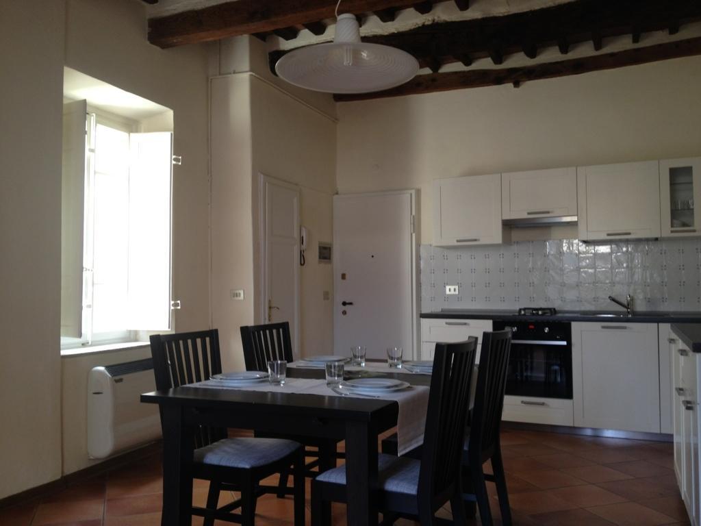 La Rondine Apartman Lucca Szoba fotó