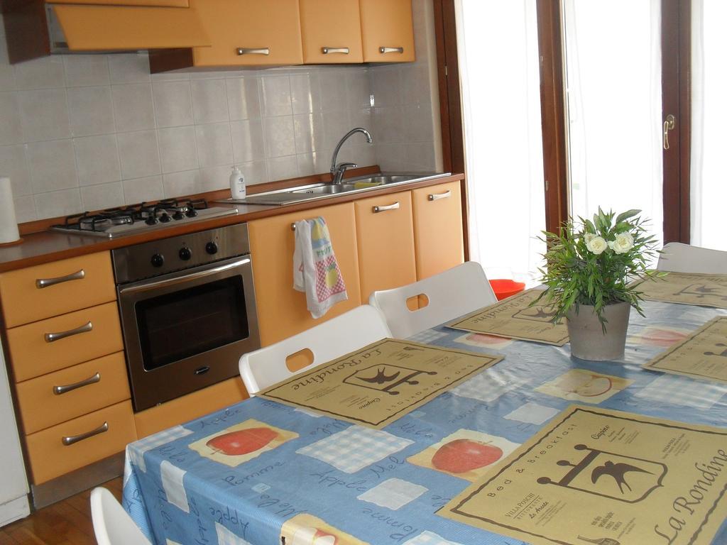 La Rondine Apartman Lucca Szoba fotó