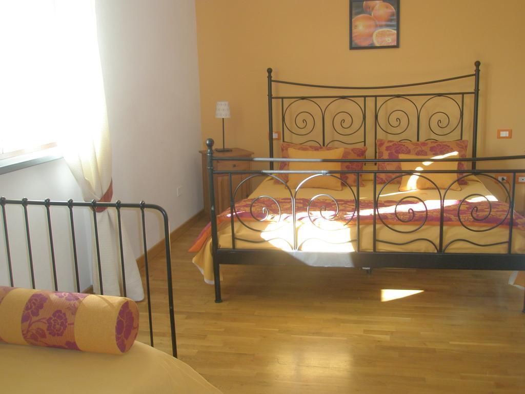 La Rondine Apartman Lucca Szoba fotó
