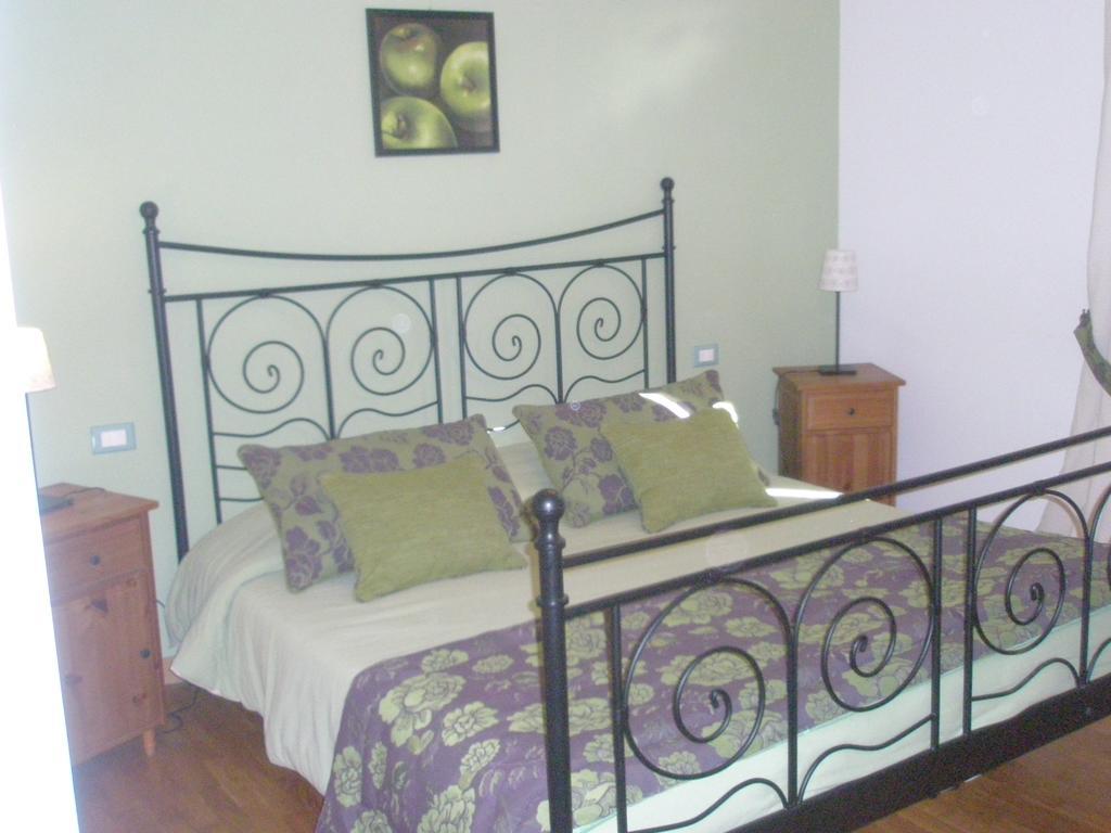 La Rondine Apartman Lucca Szoba fotó